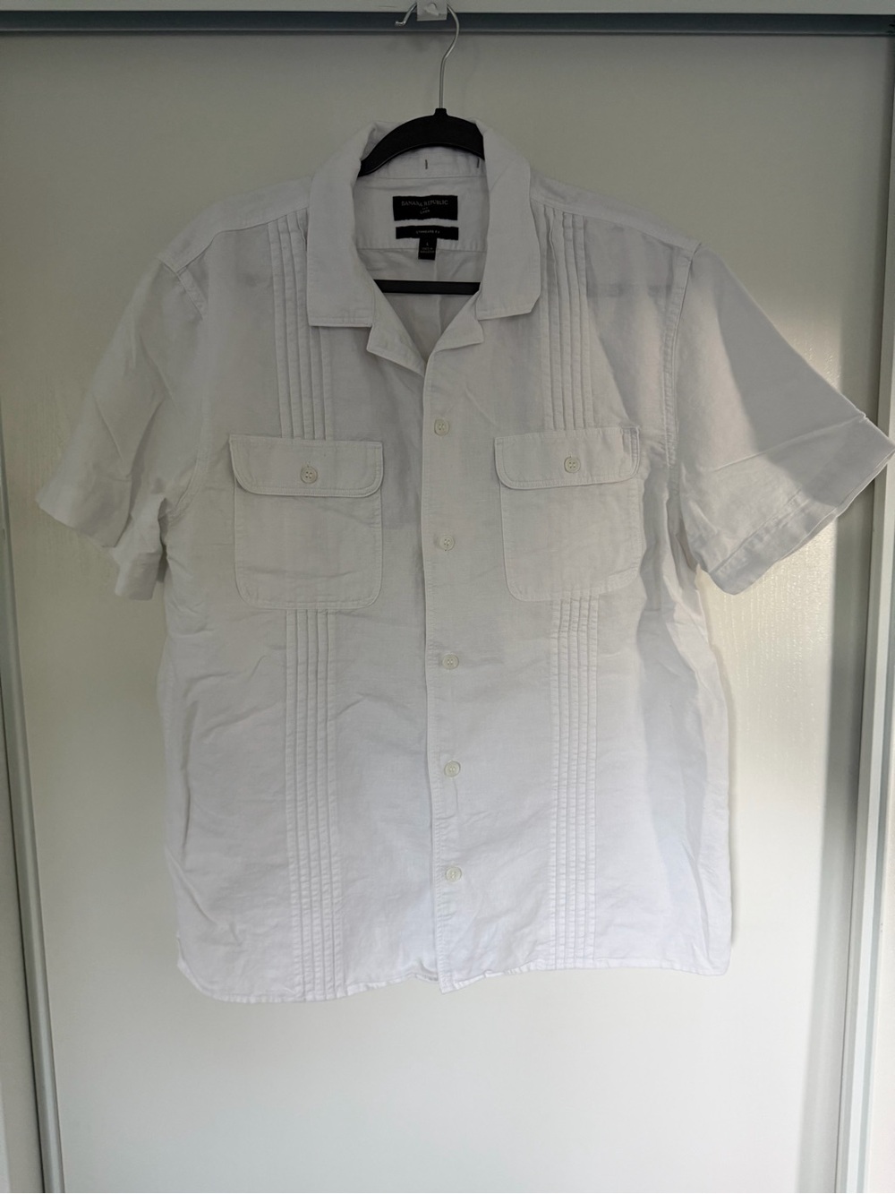 Banana Republic White Short-Sleeve Guayabera-Style Button Down Shirt